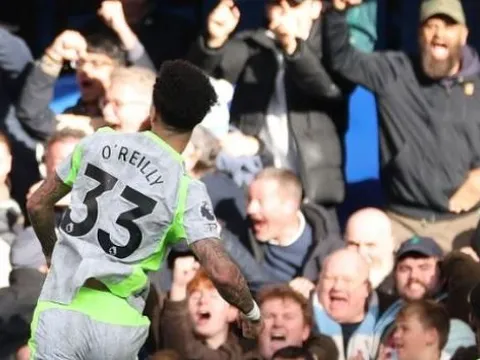 Neville kinh ngạc trước tầm ảnh hưởng của Nico O'Reilly