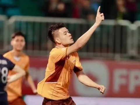 Cách sao trẻ Hoàng Anh Gia Lai khóa chặt Xuân Son