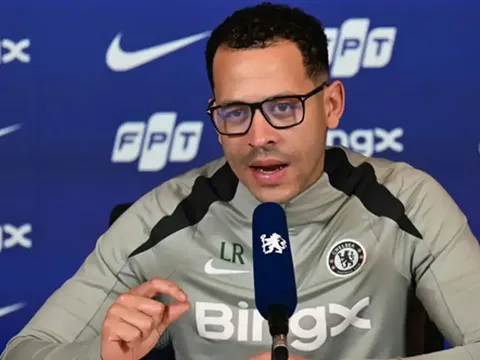 Rosenior tuyên bố thay đổi Chelsea ngay lập tức