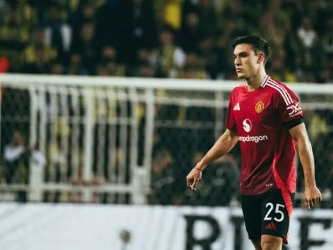 Tin đồn chuyển nhượng sáng 13/4: Newcastle săn Ugarte, Liverpool đấu Chelsea giành Kroupi