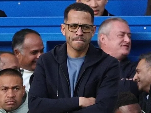 Stamford Bridge nổi sóng sau màn trình diễn bạc nhược của Chelsea