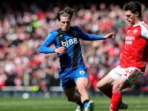 Alex Scott chứng minh giá trị với MU qua trận thắng Arsenal