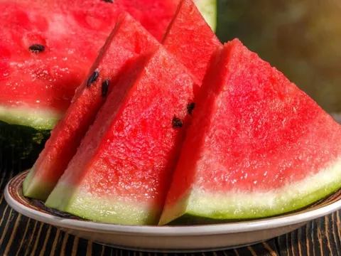 5 người nên thường xuyên ăn dưa hấu