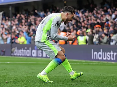 Arsenal thèm khát sự ngẫu hứng mang tên Rayan Cherki