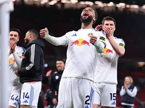 HLV Leeds giải thích lý do không muốn MU bị thẻ đỏ sớm