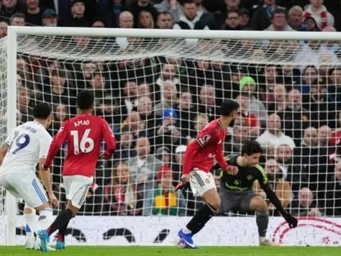 5 lý do khiến MU gục ngã trước Leeds: Thẻ đỏ nghiệt ngã; Lỗ hổng hàng thủ