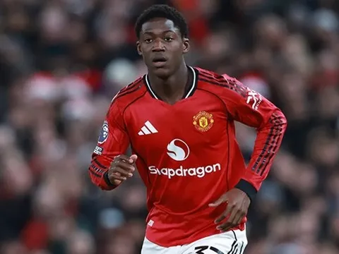 Sự thiếu hụt Mainoo bẻ gãy hoàn toàn hệ thống của Michael Carrick