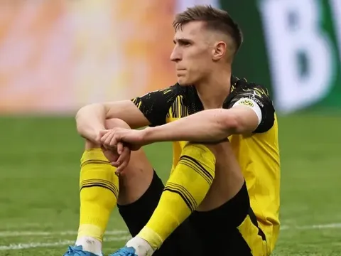 Bayern Munich bị gạch tên khỏi điều khoản giải phóng của Nico Schlotterbeck