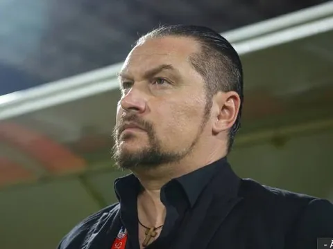 Bị cấm 4 trận, HLV Popov thề chiến đấu đến cùng