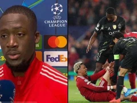 Konate gửi lời cầu nguyện cho Ekitike sau chấn thương nặng