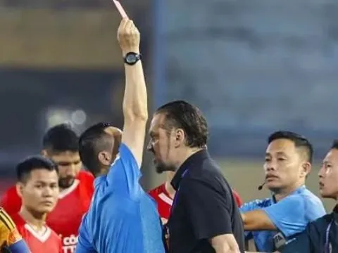 Góc khuất sau bảng thành tích lẫy lừng của HLV Popov