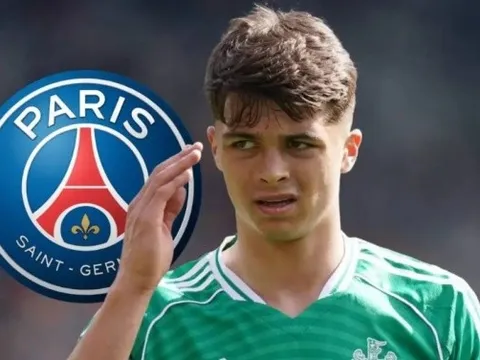 MU tranh sao trẻ Lewis Miley với PSG