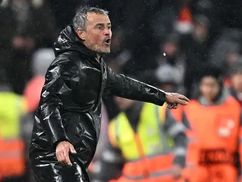 Luis Enrique thừa nhận PSG chịu áp lực cực lớn tại Anfield