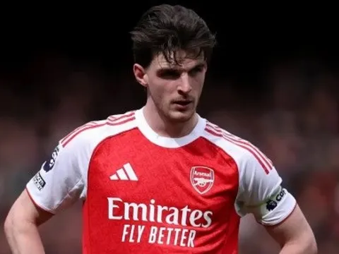 Roy Keane cho rằng Declan Rice chưa xứng tầm thủ lĩnh