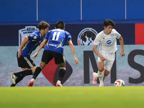 Mất suất đá chính khiến Hồng Duy muốn rời Nam Định