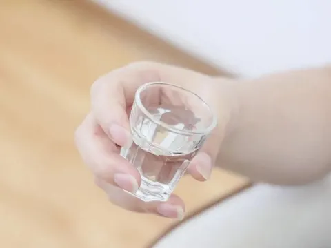 90% người uống rượu mắc sai lầm này mà không biết âm thầm 'rút ngắn' tuổi thọ