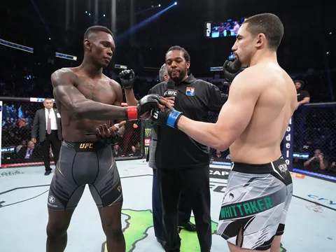 Robert Whittaker khuyên Israel Adesanya tìm lại ngọn lửa khát khao thi đấu