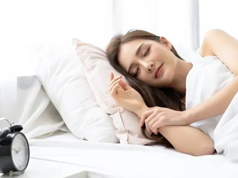 10 thói quen trước khi ngủ có lợi cho sức khỏe, vừa thanh lọc cơ thể, vừa giảm stress lại giúp đẹp da