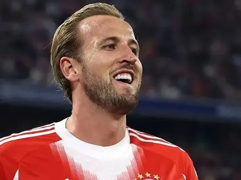 Gary Neville khẳng định Man United đã sai lầm với Kane và Rice