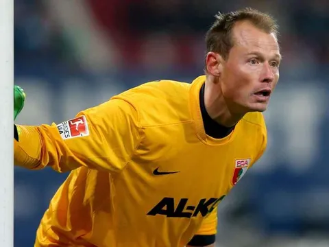 Cựu thủ môn Arsenal và Juventus tử nạn ở tuổi 48