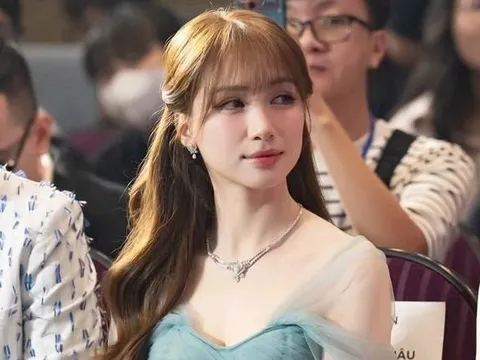 Hòa Minzy tiết lộ lý phải rao bán nhà gấp sau khi thông báo trả hết nợ