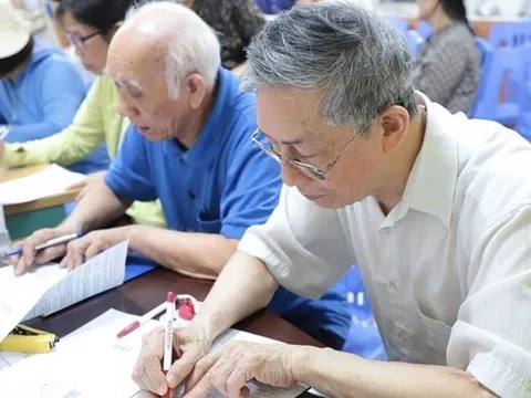 Người hưởng lương hưu thấp sẽ được nâng lên 3,8 triệu đồng/tháng: Chính sách mới áp dụng từ 2026