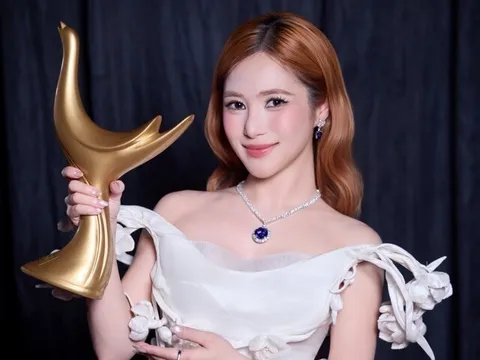 Hương Tràm nhận giải "Album của năm" tại Cống hiến 2016: "Tôi không cho rằng chiến thắng này chỉ đến từ may mắn"