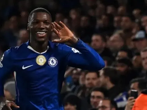 Chelsea trói chân Caicedo bằng hợp đồng dài hạn