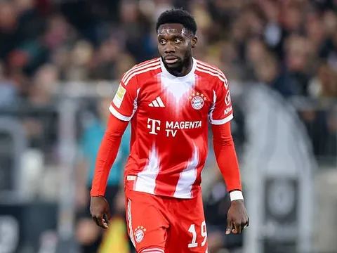 Mạo hiểm với Alphonso Davies là canh bạc xứng đáng của Man Utd