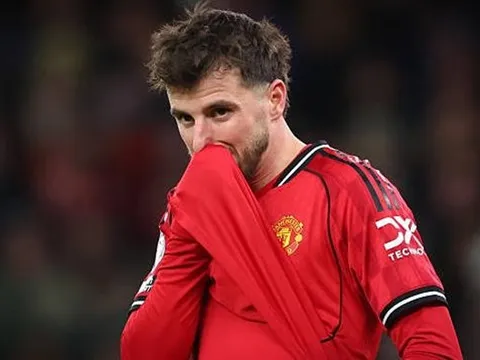 Mason Mount đối mặt bóng ma quá khứ tại Chelsea