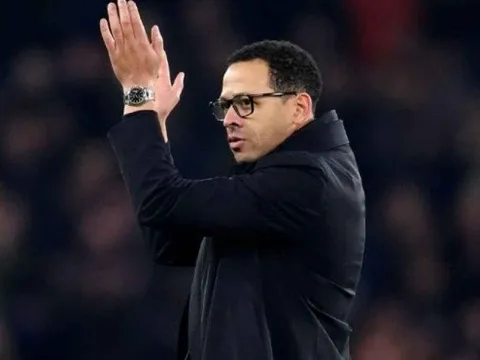 Giới chủ Chelsea lên tiếng ủng hộ HLV Liam Rosenior