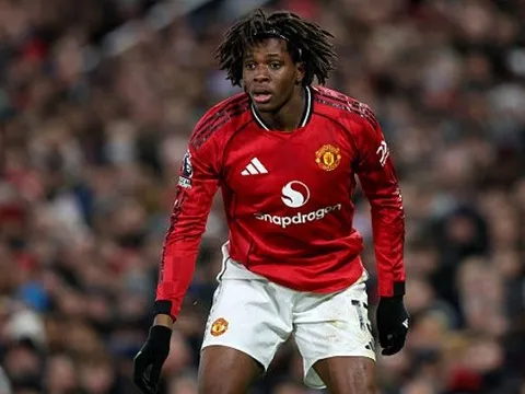 Dorgu đá tiền đạo cánh là lời giải cho Man United