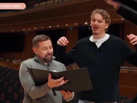 CĐV khuyên Woltemade thà đi làm ca sĩ còn hơn đá bóng