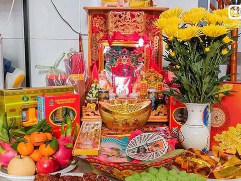 4 loài hoa đặt lên bàn thờ may mắn: Tiền vào như nước