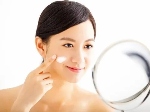 Bí quyết giữ da mịn ở tuổi 35: Chăm từ bên trong và tối giản skincare