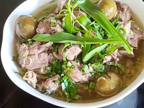 Cách nấu vịt om sấu ngon tại nhà