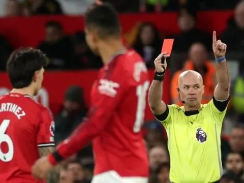 Martinez bị treo giò 3 trận, lỡ đại chiến Chelsea và Liverpool