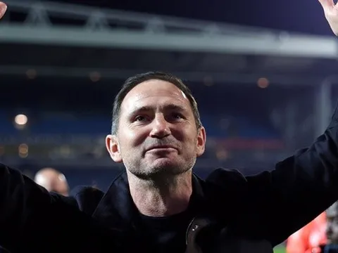 Lampard xúc động nghẹn ngào trong ngày lịch sử của Coventry