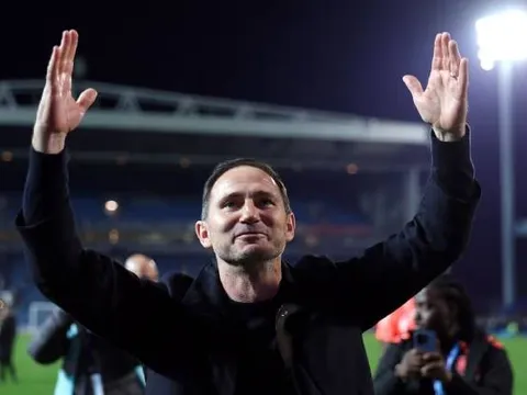 Frank Lampard đánh thức 'gã khổng lồ' Coventry City