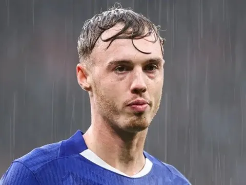 Cole Palmer chật vật tìm lại phong độ vì chấn thương háng