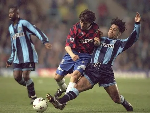 Sự thật chuyện Zola mặc áo Coventry đá Ngoại hạng Anh