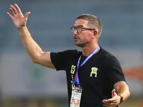 HLV Harry Kewell chưa hài lòng dù Hà Nội FC thắng đậm