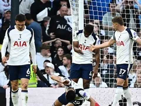 Đánh rơi chiến thắng phút 90+5', Tottenham lún sâu vào vùng nguy hiểm