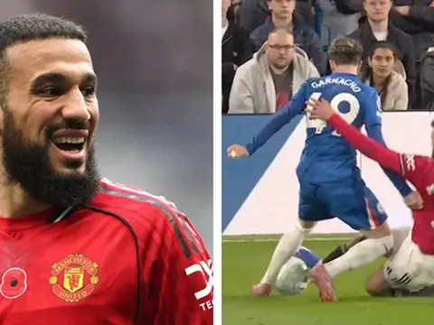 Mazraoui phô diễn kỹ năng phòng ngự đỉnh cao trước Garnacho