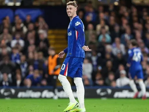 Chelsea chạm đáy sau 28 năm và nỗi lo của Cole Palmer