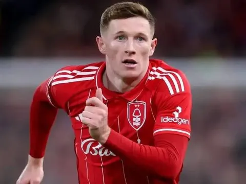 Romano tiết lộ Man Utd không nhượng bộ Man City vụ Elliot Anderson