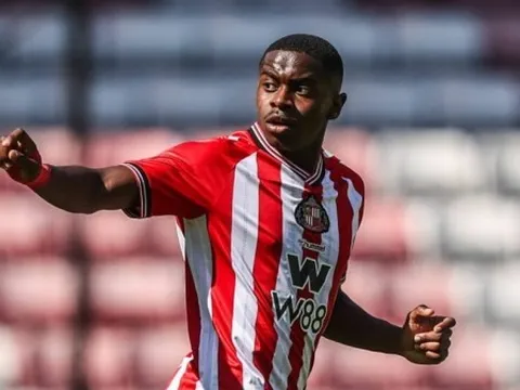 Nhờ vé C1, MU nắm lợi thế giành Noah Sadiki trước Chelsea