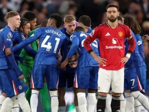 Hargreaves tin Bruno Fernandes hay nhất Ngoại hạng Anh