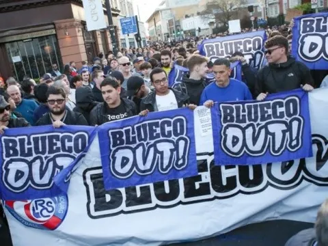 Fan Chelsea nổi giận, biểu tình đòi đuổi giới chủ BlueCo