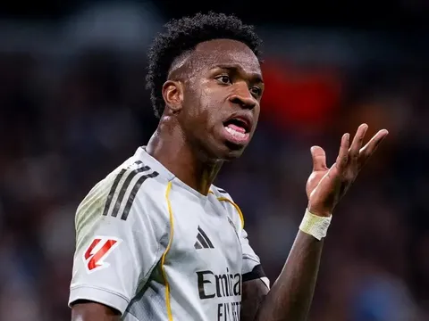 Miranda phũ phàng chê Vinicius còn kém xa Neymar